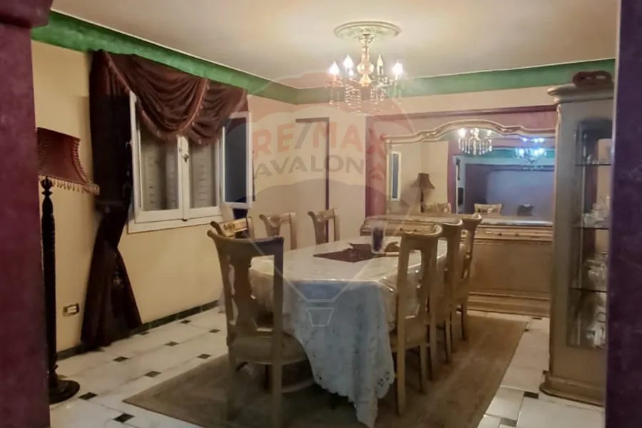 شقة للبيع 175 م لوران (متفرع من ش ابو قير