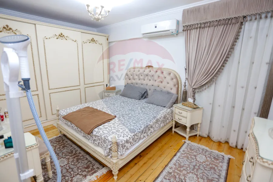 شقة للبيع 180 م رشدى (ش رشدى)