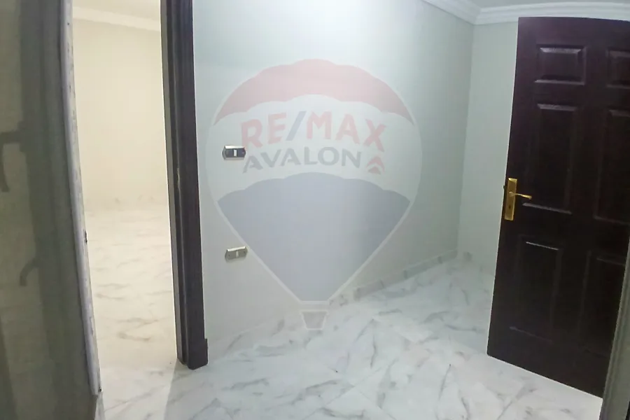 شقة للايجار 113 م سموحة (ش بهاء الدين الغتوري)