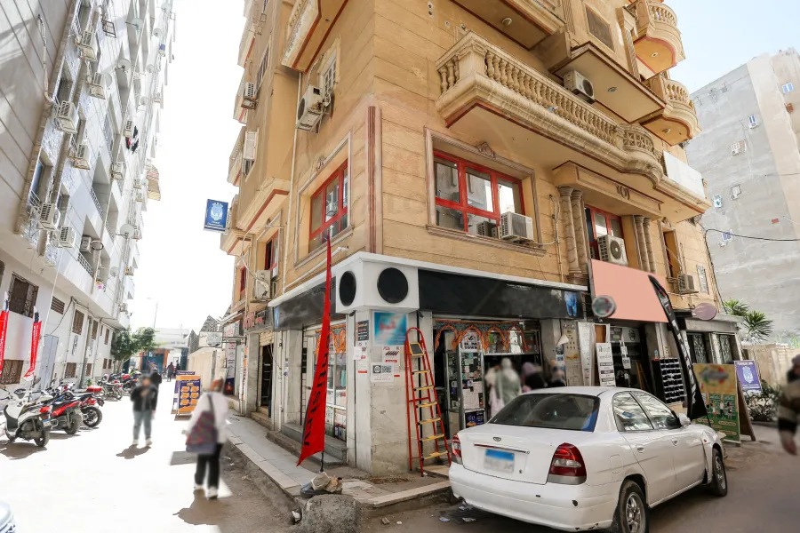 عقار كامل للبيع سموحة (أمام جامعة فاروس) - وحدات سكنية وادارية وتجارية وجراج