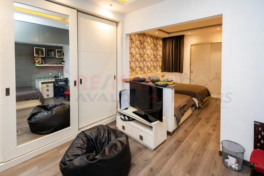 Apartment for sale 208 m Louran (Mohamed Ezz Al Arab St.)