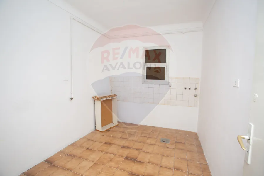 Administrative unit for sale 154 m Louran (Abu Qir st.)
