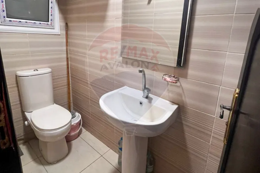 شقة للإيجار 135 م محطة الرمل (ش شكور)