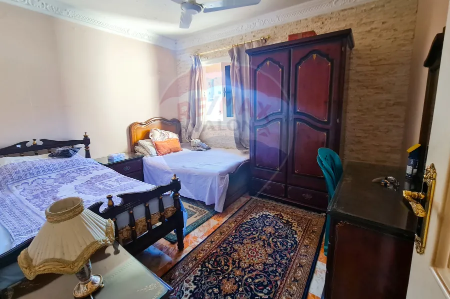 شقة للايجار 145 م كامب شيزار (خطوات من البحر)