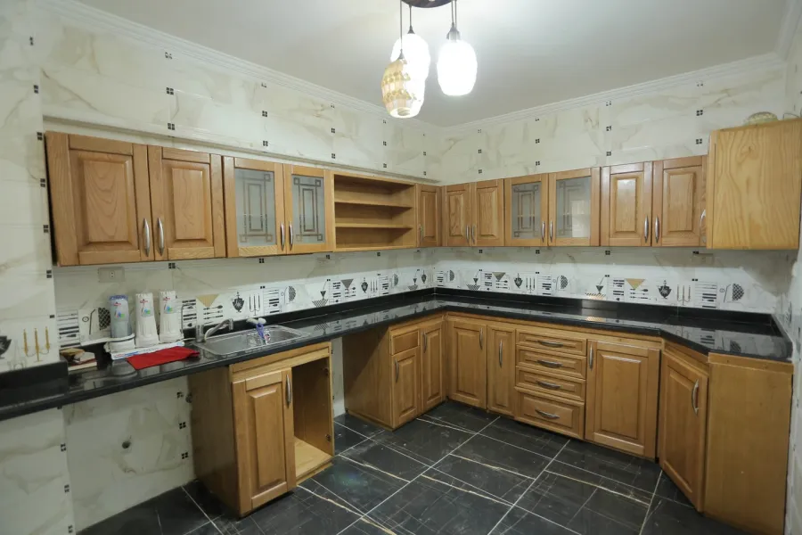 شقة للبيع 240م صافى زيزنيا -بين الترام وش ابوقير- خطوات من سان ستيفانو والبحر