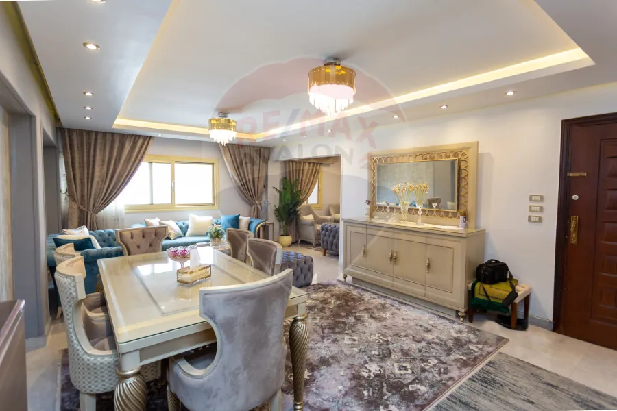 Apartment for sale 140 m Lauran (directly on the sea)