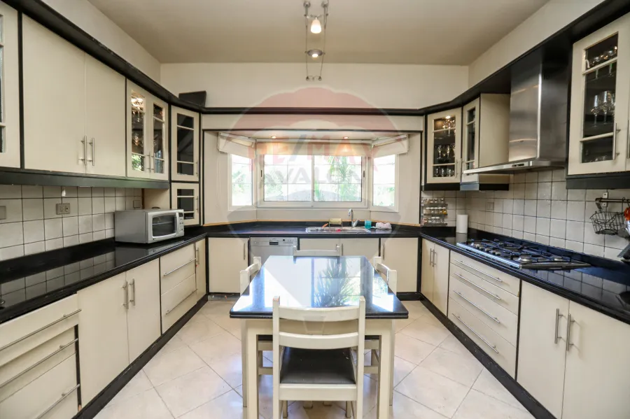 Villa for sale 3,000 m King Mariout (Palaces Area)