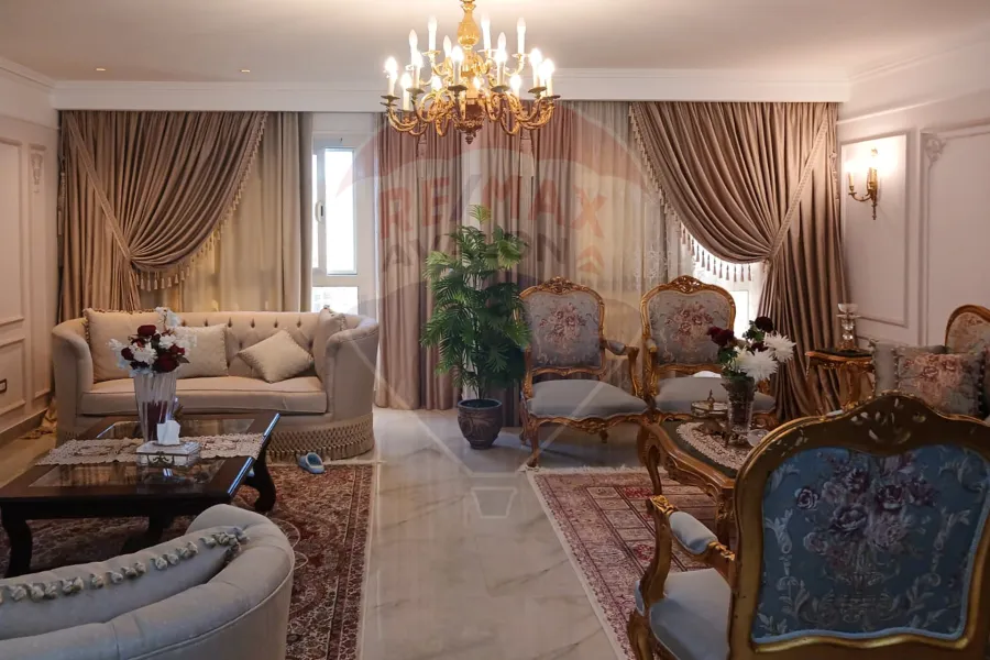 شقة للبيع 341 م الشلالات (ابراج كليوباترا بلازا)