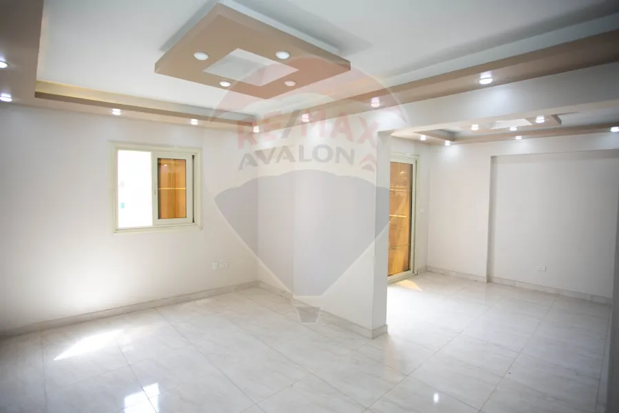 شقة للبيع 160 م ميامي (متفرع من ش جمال عبد الناصر)