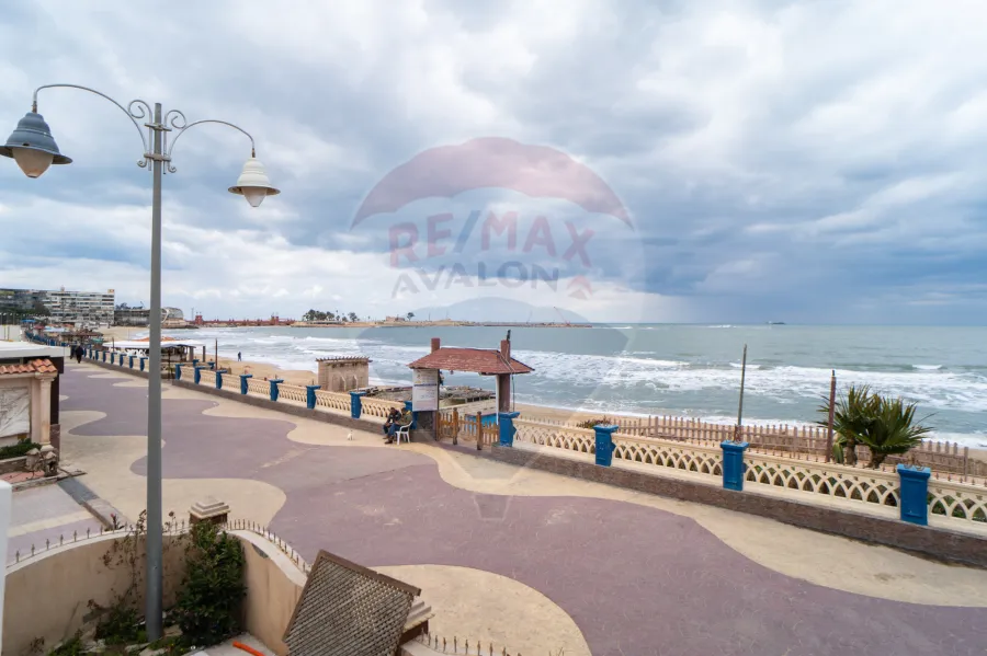 فيلا توين هاوس للبيع 200 م المعمورة الشاطئ (علي البحر مباشرة)