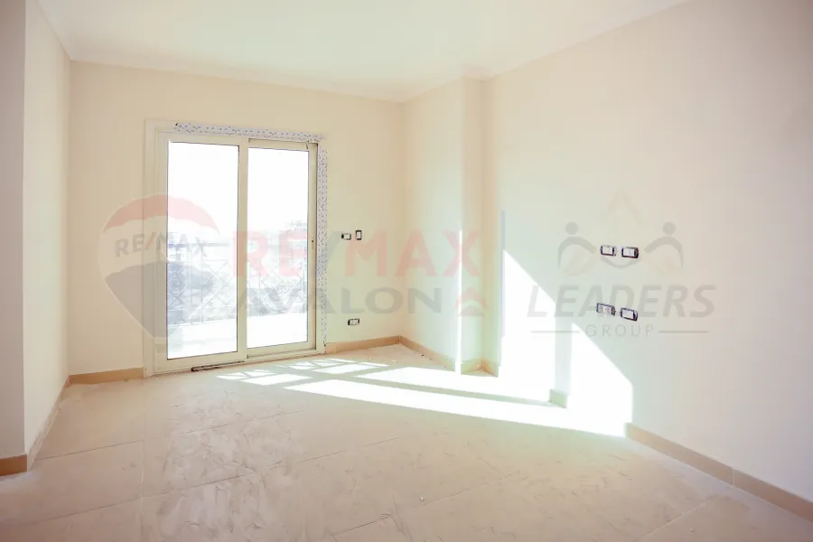 شقة للبيع 177 م (صواري) فيو مفتوح علي البحيرة