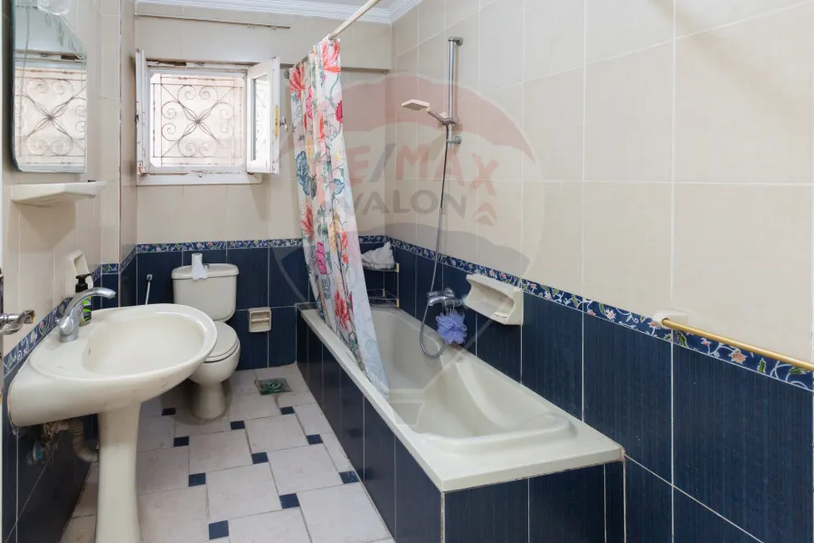 شقه للبيع 149 م سموحة (ابراج السرايا امام جرين بلازا)