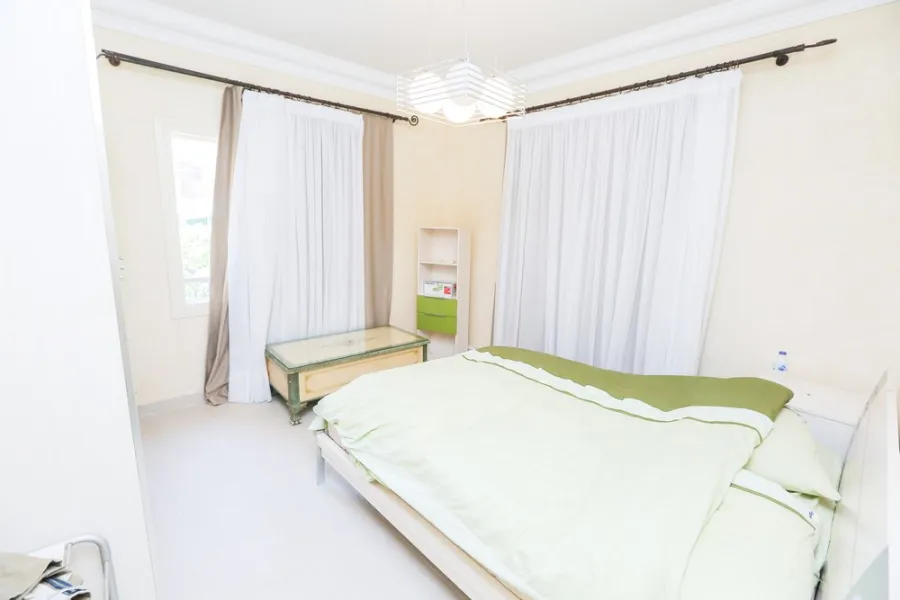 فيلا مستقلة فاخرة  2000م للبيع بلسان الوزراء