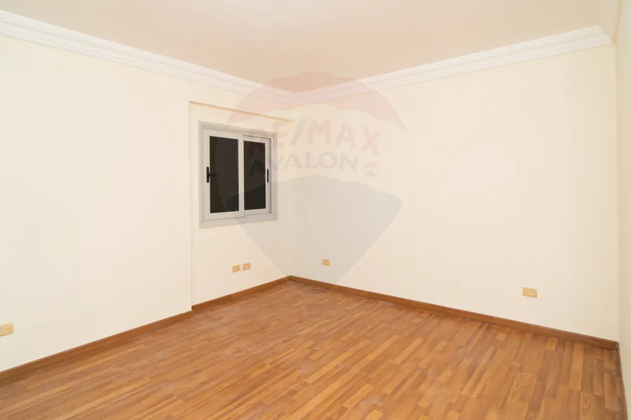 Apartment for Rent 235 m Zizinia (next to Plaza Hotel)