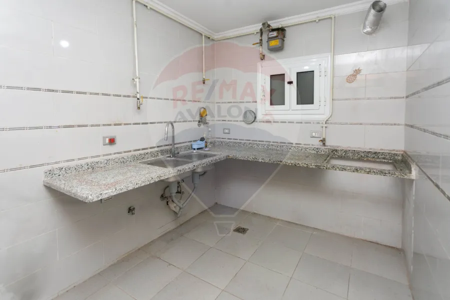 شقة للبيع 140 م السرايا (ش الطفولة السعيدة )