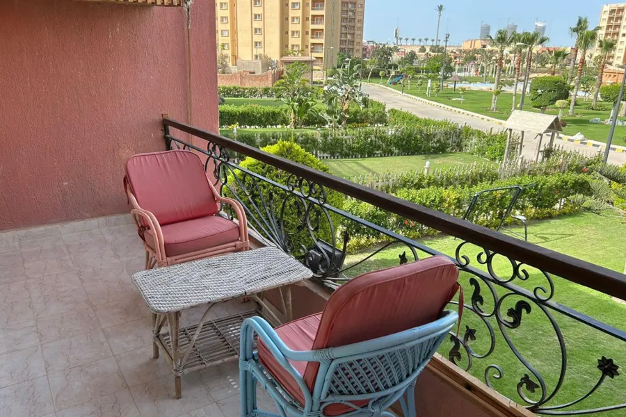 فيلا ستاند الون للبيع (مارسيليا لاند) 300 م مباني