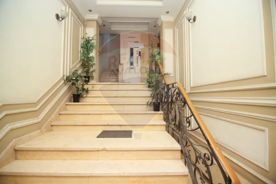 شقة للبيع 186 م كفر عبده (بجوار حديقة اللمبي)