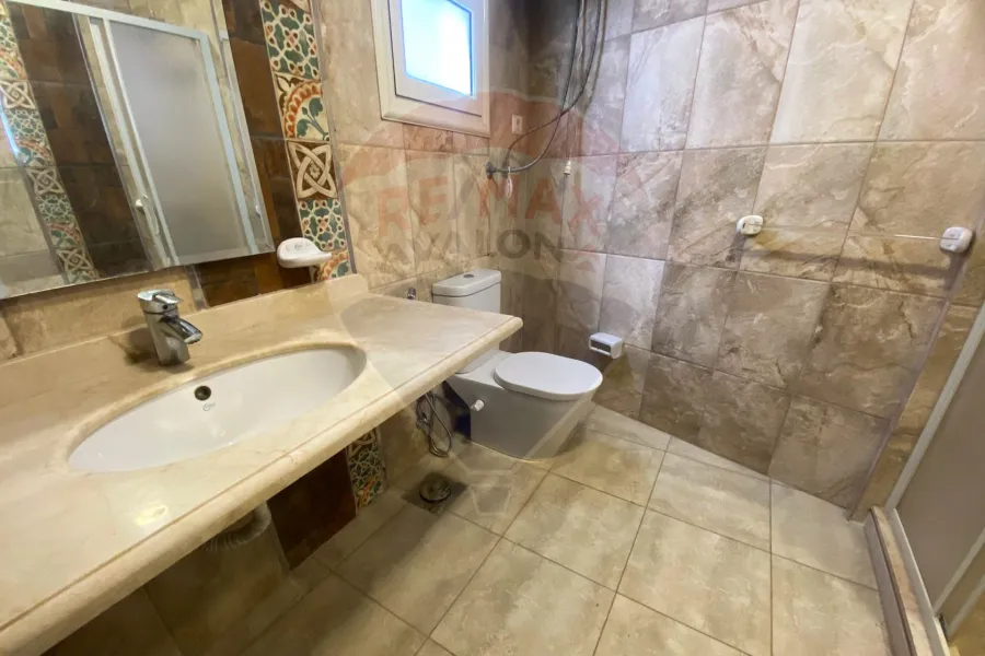 شقة للايجار المفروش 265 م سموحة (ش بهاء الدين الغتوري)