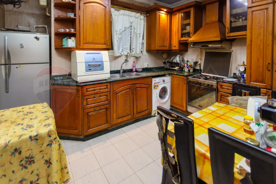 شقة للبيع 204 م سموحه (ش بهاء الدين الغتوري - عمارة براند)