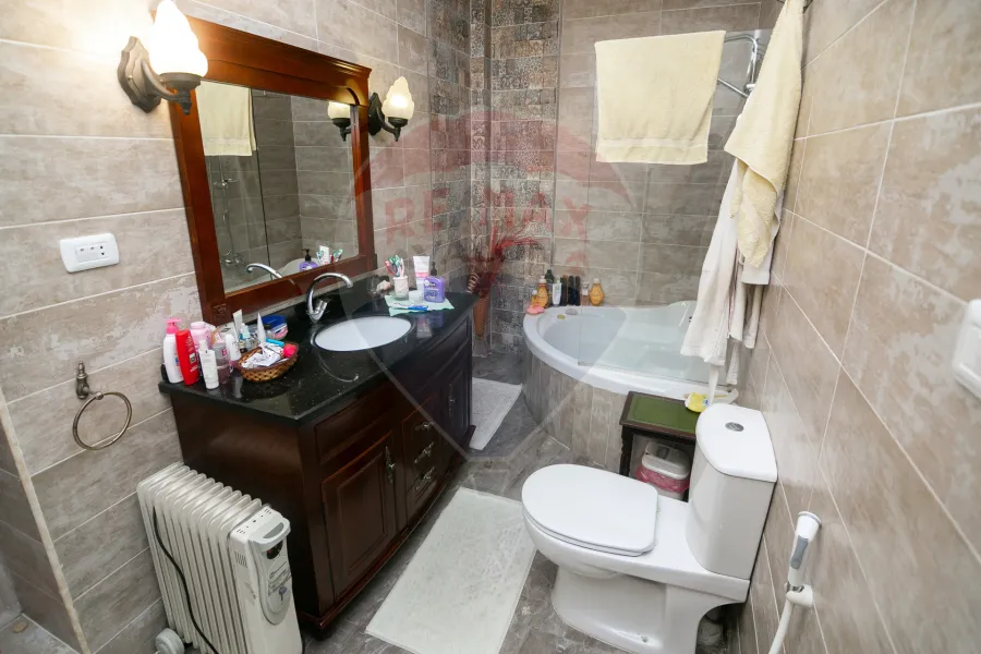 فيلا دوبلكس للبيع 420 م محطة الرمل (شارع فؤاد)