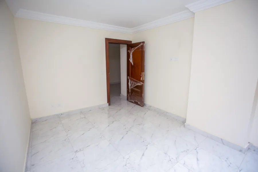 مكتب للايجار 100م بولكلي (ش أبو قير الرئيسي)