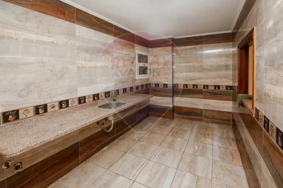 Apartment for sale 192 m Al Shatby (Steps from the sea)