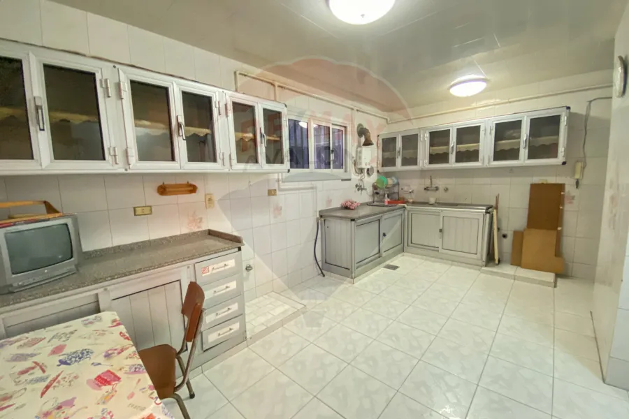 شقة للإيجار 200 م رشدي (ش الإسماعلية)