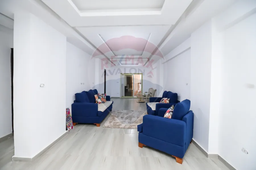 Apartment for sale 160 m Sidi Gaber (Steps from the Sea, Military Hospital)-