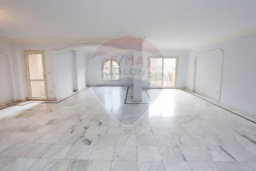 شقة للبيع  270 م  سموحة ( منطقة الفيلات - خطوات من قصر الأميرة فوزية )