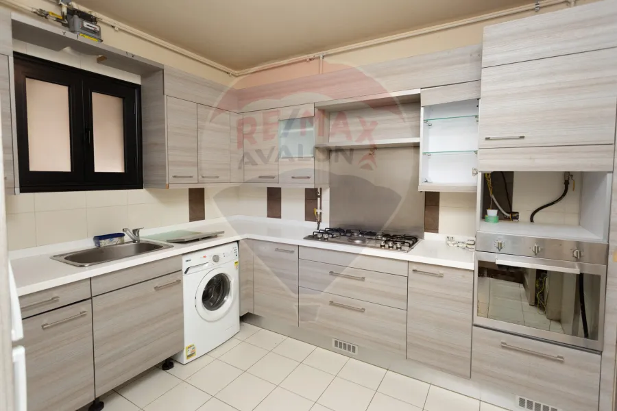 شقة مرخصة للبيع 295 م كفر عبده (متفرع من ش معروف الرصافة)