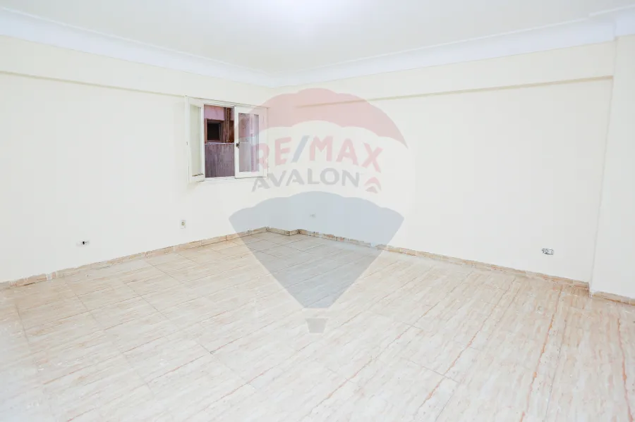 شقه للبيع 160 م لوران (خطوات من شارع شعراوي - شارع ابوقير)