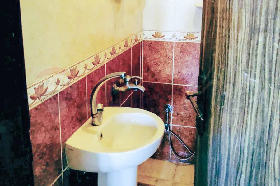 مقر تجاري للايجار 200 م محمد نجيب (علي البحر مباشرة)