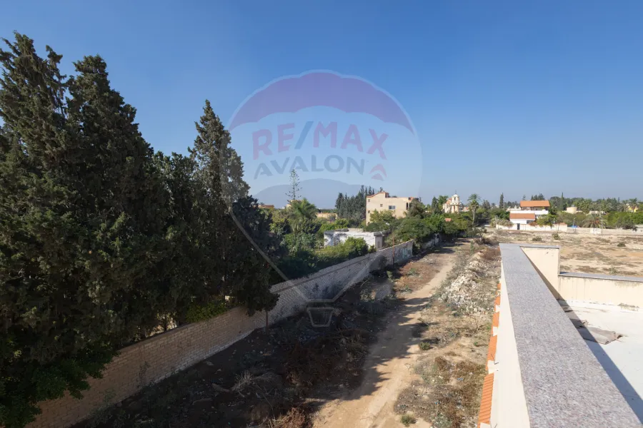 Villa for sale 615 m King Mariout (Royal Compound)