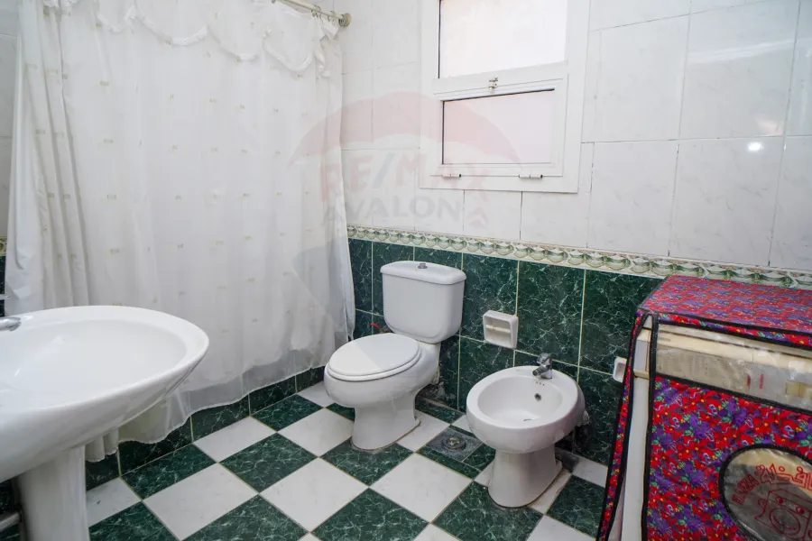 شقة للبيع 220 م المعمورة الشاطئ (عمارات امن الدوله)