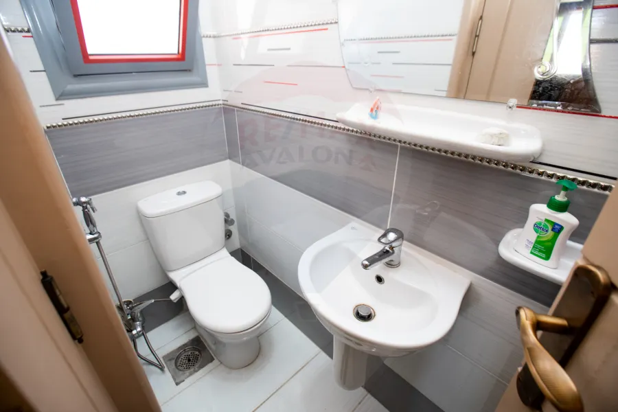 شقة للبيع 360 م + 360 م رووف ملكية خاصة سموحة (كومباوند حدائق اللوتس - ش الهيلتون )