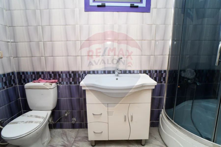 شقة للبيع 120 م صافى كامب شيزار (ثانى نمرة من البحر- فيو بحر مباشر)