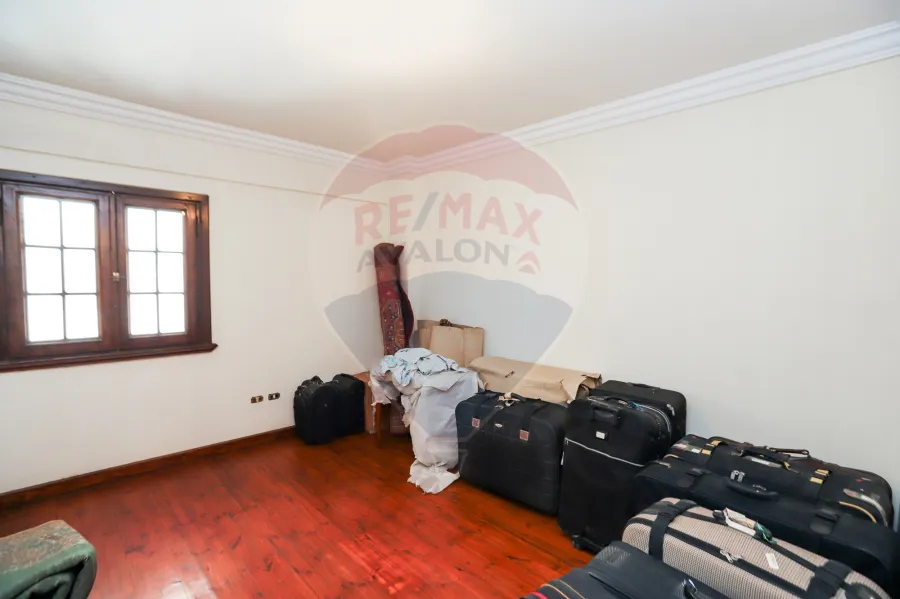 شقة للبيع 175 م سموحة ( ش فوزى معاذ )