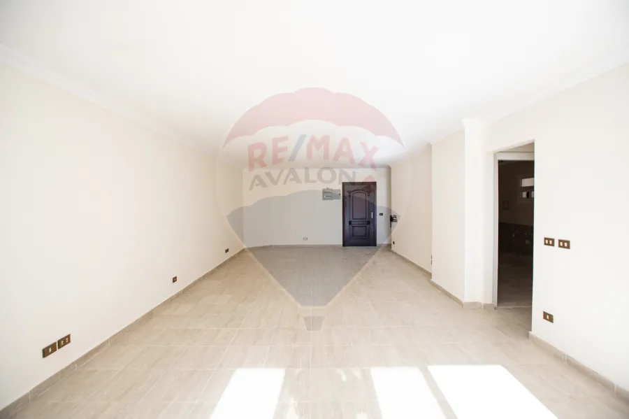 شقه للإيجار 235 م ستانلي (متفرع من البحر- ڤيو مباشر للبحر)