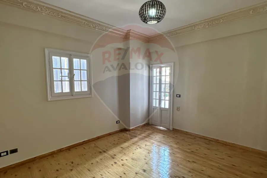 شقه للبيع 230 م لوران (ش ابوقير مباشر)