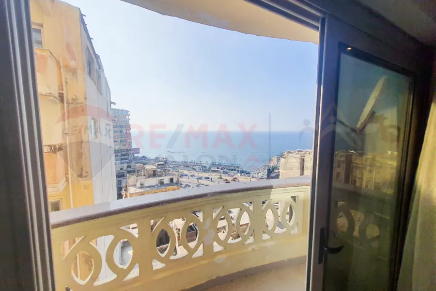 Furnished apartment for rent 135 m Sidi Gaber (steps from the sea)
