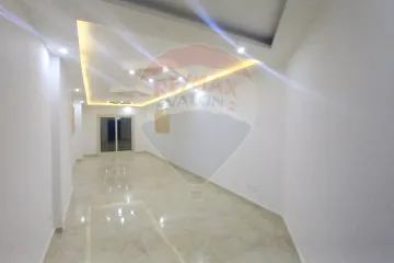 شقة للبيع 140 م ميامي (ش السباعي الرئيسي)