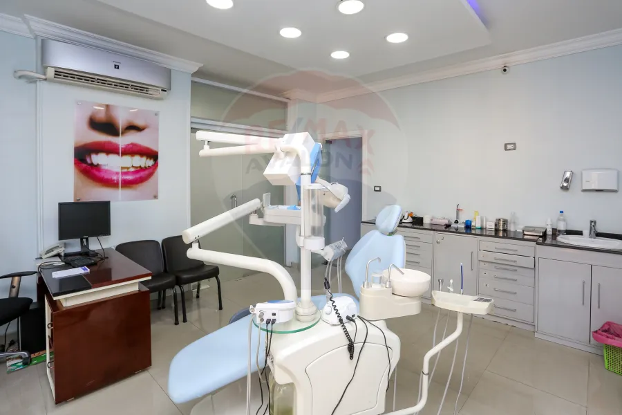 Medical Center for sale 220 m Al Azarita (Sutter St)