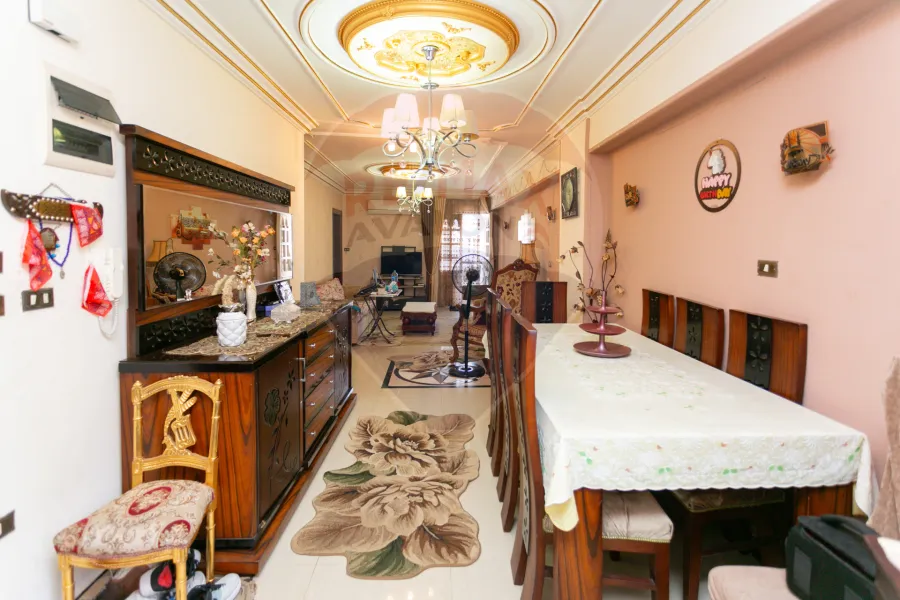 شقة للبيع 155 م كفر عبده (خطوات من ميدان سانت جيني)