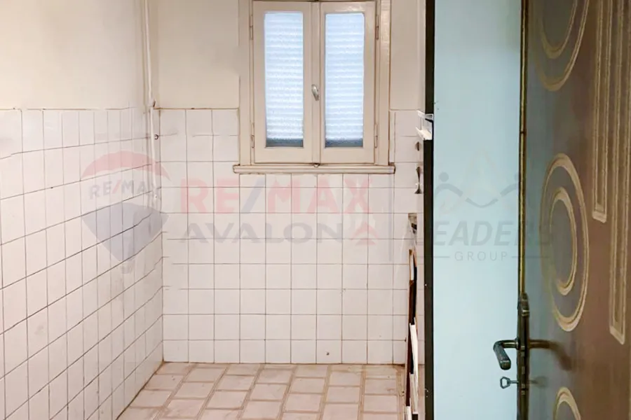 شقة للايجار 100 م جناكليس (ش ابو قير)