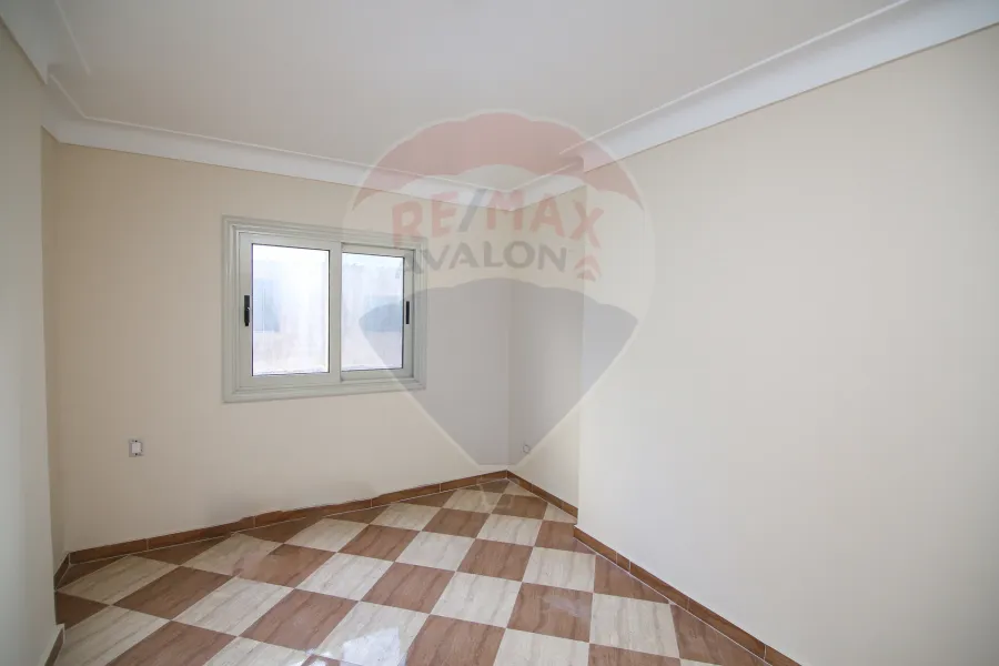 شقة للبيع 140 م كامب شيزار (طريق الجيش - عماره براند)