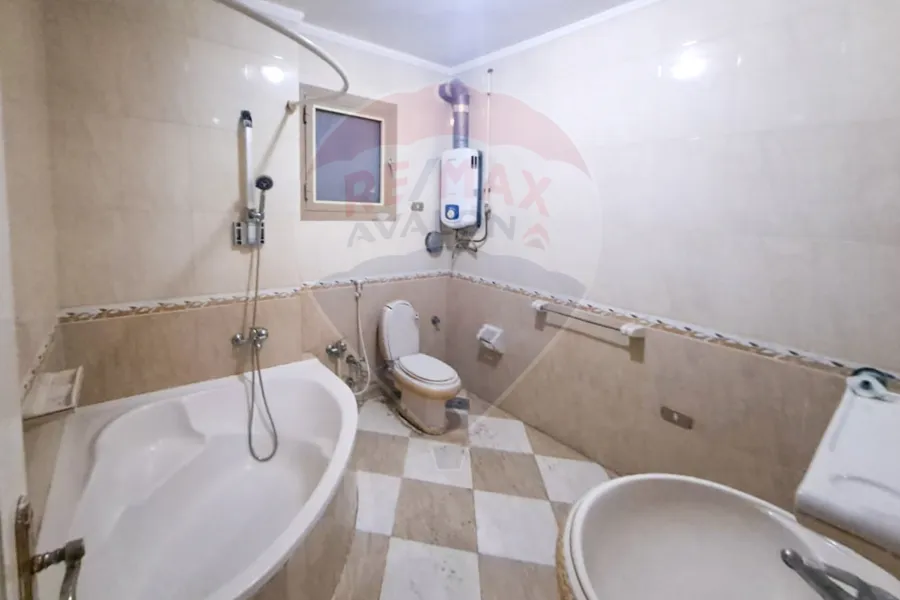 شقة للبيع 206 م جليم (بجوار قصر المجوهرات)