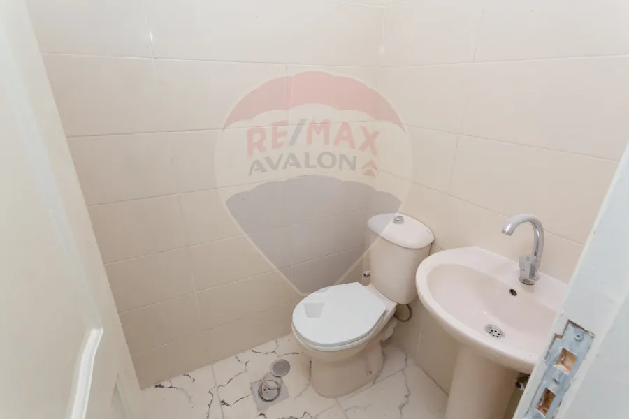 محل للبيع 70 م سموحة (متفرع من ش الخمسين)