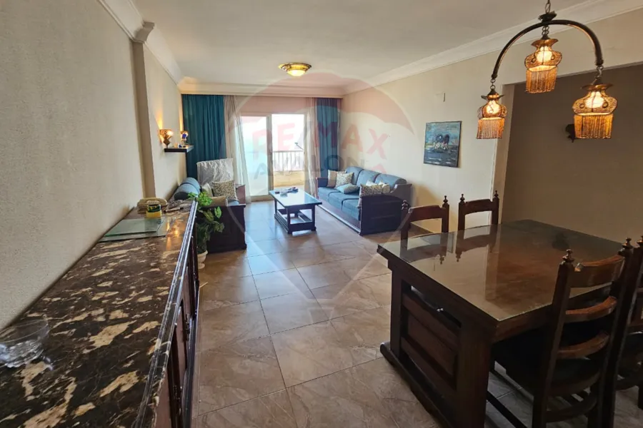 Apartment for sale 126 m Sidi Gaber (directly on the sea)