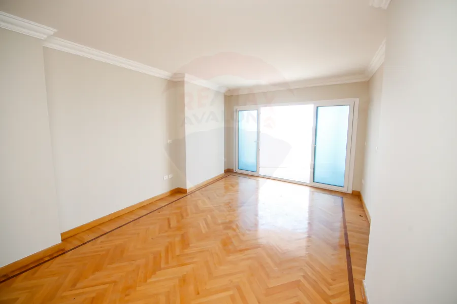 Apartment for sale 340m Stanly (Directly on the sea- brand building)