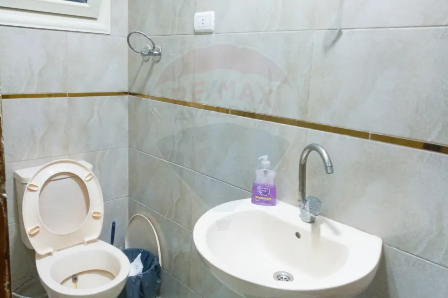 مقر اداري للايجار  100 م  محطة الرمل (شارع شاكور)